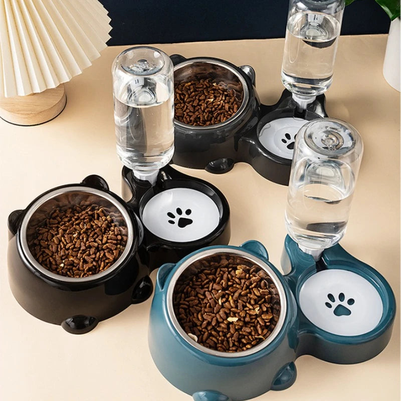 Automatischer Futter- und Wasserspender – Integriertes Fütterungssystem für Katzen und Hunde, ohne Batterie oder Strom, mit schräger Öffnung