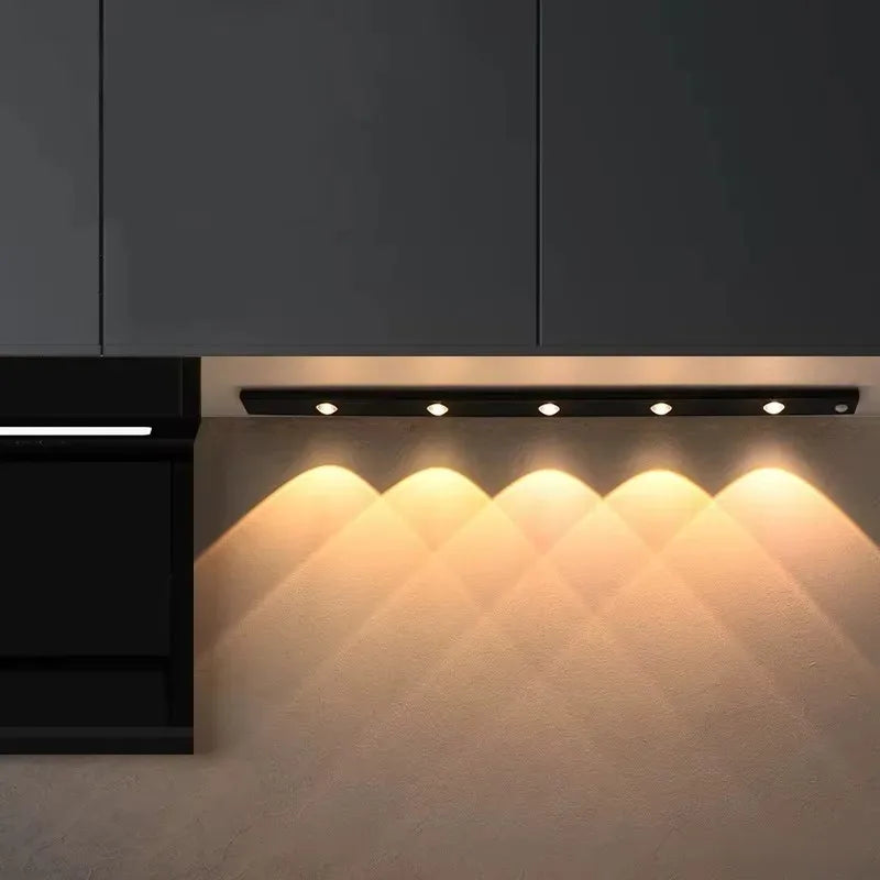 LED-Sensorleuchte mit Bewegungssensor – Kabellose, ultradünne USB-LED für Küchenschränke, Schlafzimmer und Kleiderschränke